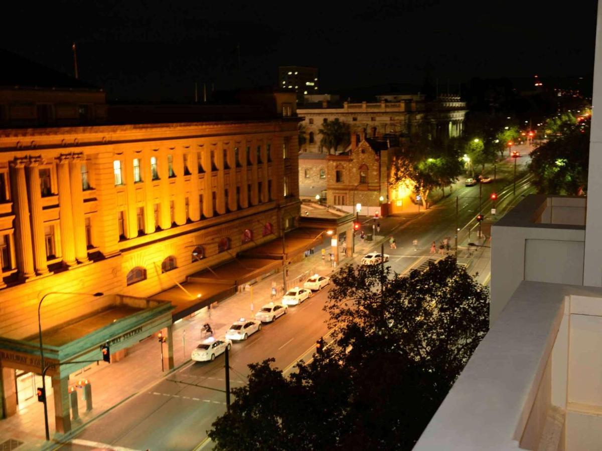 Ibis Styles Adelaide Grosvenor Hotel Екстериор снимка